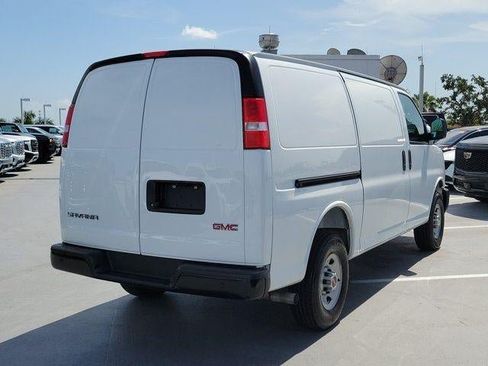 Used 2025 GMC Savana 2500 w/ Driver Convenience Package RWD image 6