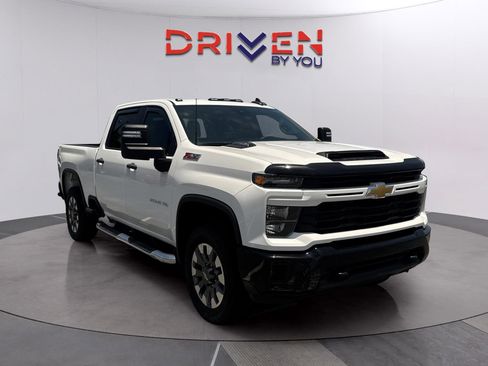 Used 2024 Chevrolet Silverado 2500 Custom w/ Custom Value Package AWD/4WD image 7