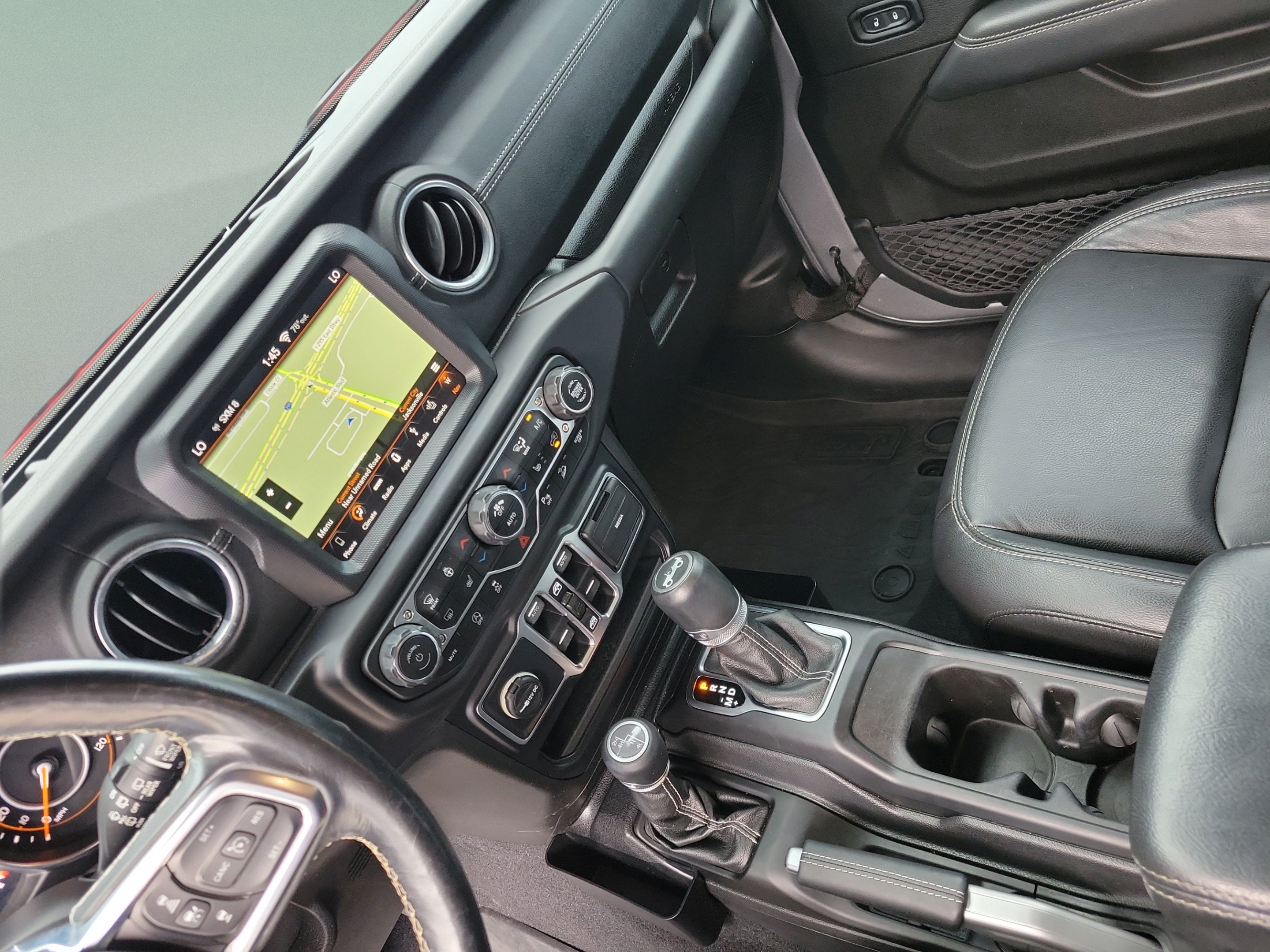 Used 2019 Jeep Wrangler Unlimited Sahara AWD/4WD image 30