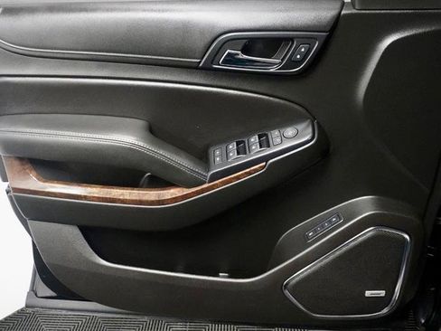 Used 2018 Chevrolet Suburban LT w/ Z71 Midnight Edition image 34