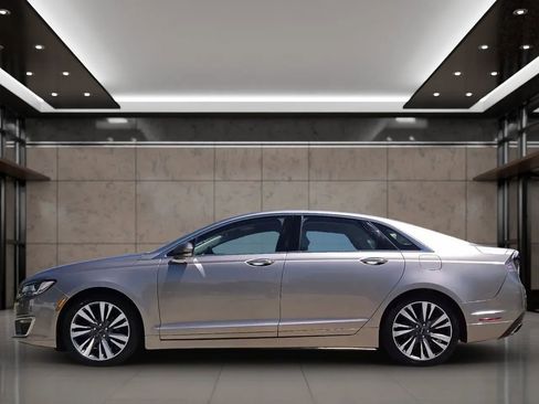 Used 2018 Lincoln MKZ Reserve FWD image 5