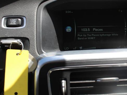 Used 2017 Volvo S60 T5 Dynamic FWD image 16