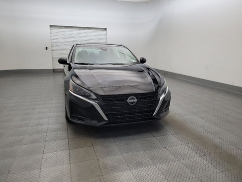 Used 2024 Nissan Altima 2.5 S FWD image 14