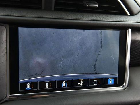 Used 2021 GMC Yukon Denali w/ Denali Premium Package image 16