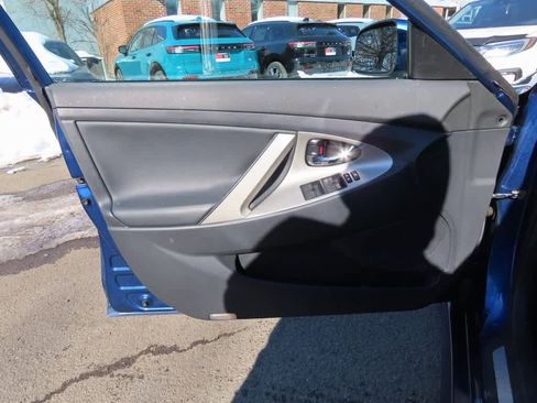 Used 2010 Toyota Camry LE image 14