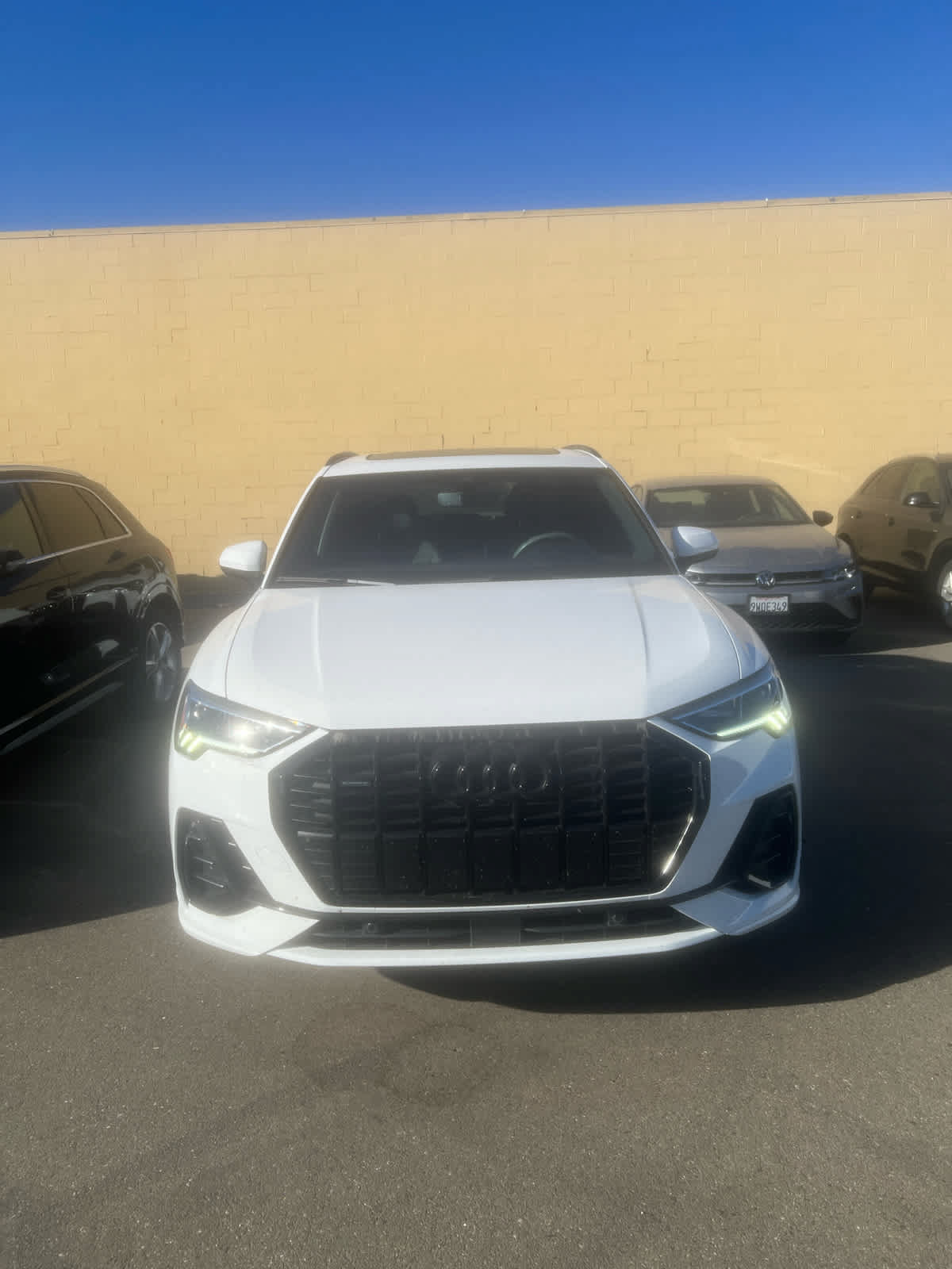 Used 2024 Audi Q3 2.0T Premium Plus w/ Premium Plus Package AWD/4WD image 2