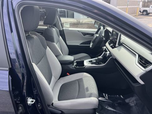 Used 2023 Toyota RAV4 XLE w/ Convenience Package image 25