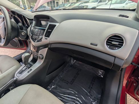 Used 2012 Chevrolet Cruze LT image 12