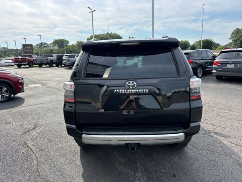 Used 2020 Toyota 4Runner TRD Off-Road Premium w/ Moonroof Package AWD/4WD image 6