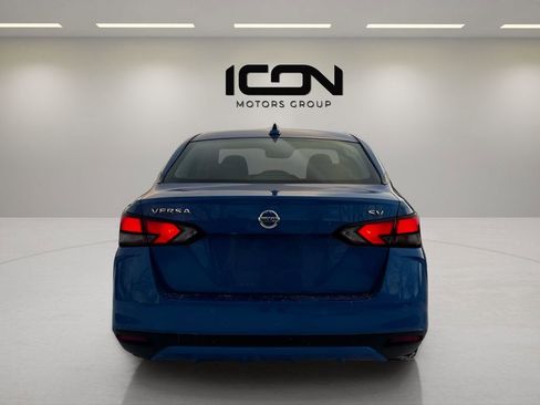 Used 2021 Nissan Versa SV image 4