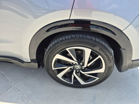 Used 2019 Honda HR-V Sport image 9