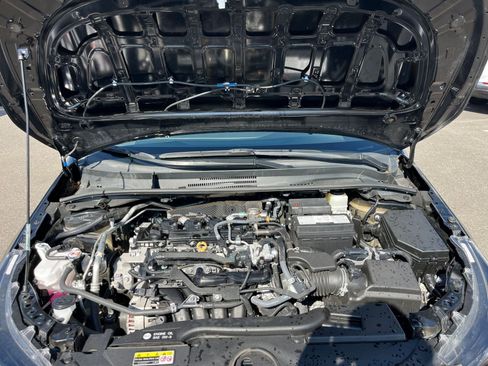 Used 2025 Toyota Corolla LE image 31