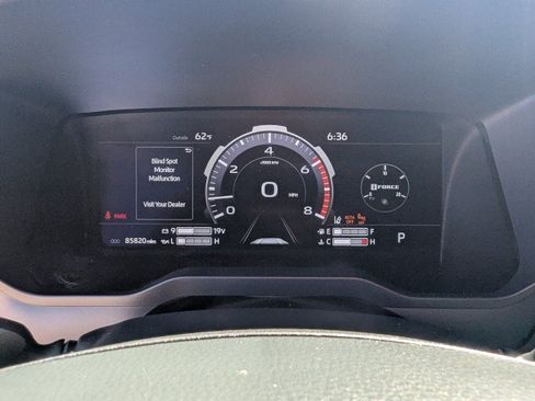 Used 2022 Toyota Tundra Platinum AWD/4WD image 16