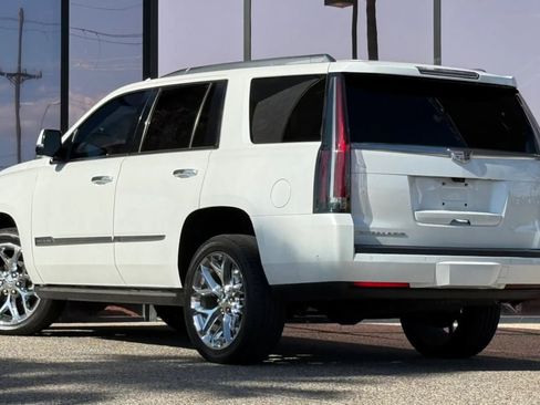 Used 2018 Cadillac Escalade Premium Luxury image 7