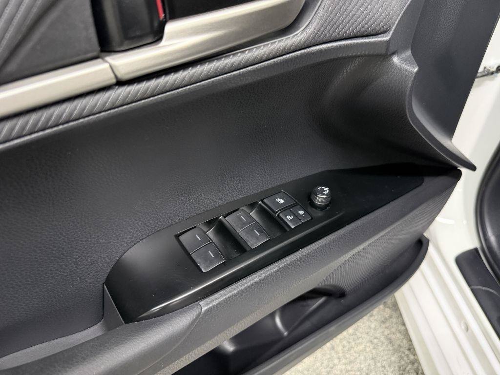 Used 2025 Toyota Camry SE FWD image 25