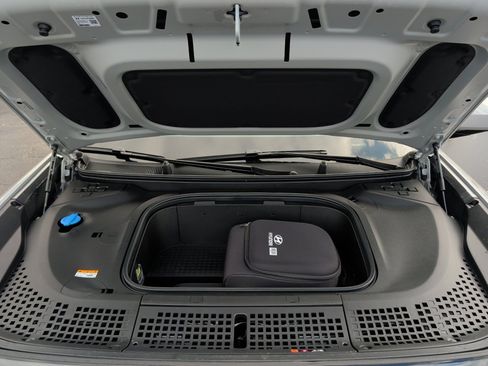 New 2026 Hyundai Ioniq 9 SEL image 16