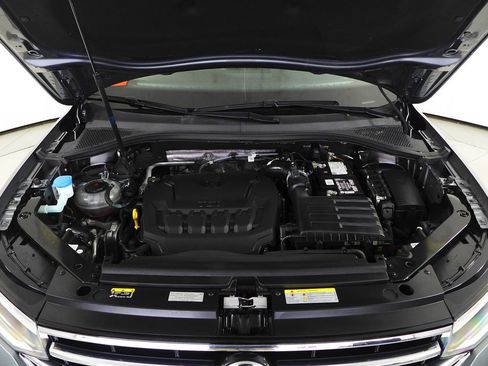 Used 2022 Volkswagen Tiguan SE image 6