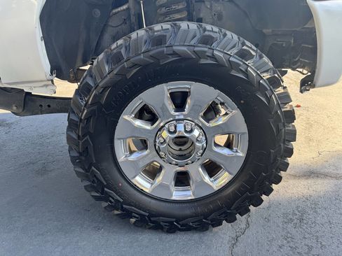 Used 2015 Ford F250 Platinum w/ FX4 Off-Road Package image 25