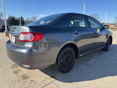 Used 2011 Toyota Corolla LE image 3