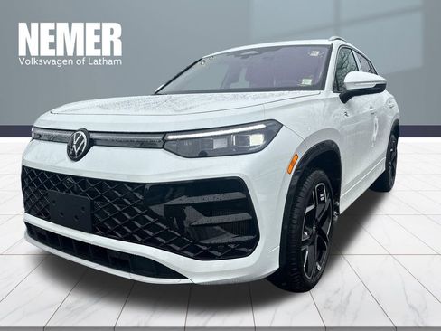 New 2026 Volkswagen Tiguan SEL R-Line image 1