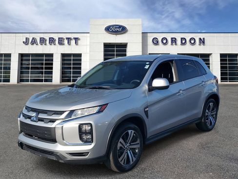 Used 2025 Mitsubishi Outlander Sport ES AWD/4WD image 2