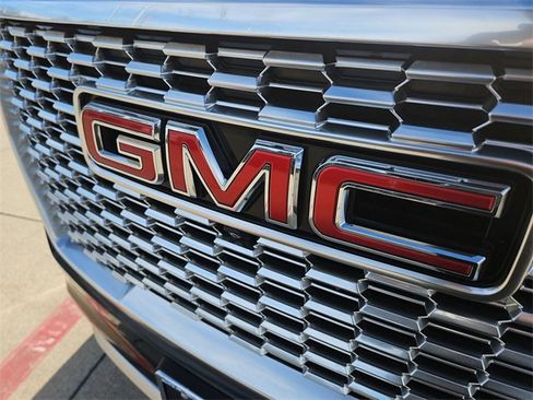 Used 2024 GMC Yukon XL Denali w/ Denali Reserve Package image 31