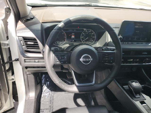 Used 2023 Nissan Rogue SV w/ SV Premium B Package FWD image 15