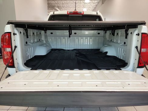 Used 2022 Chevrolet Colorado Z71 AWD/4WD image 12