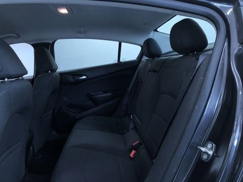 Used 2017 Chevrolet Cruze LT image 21