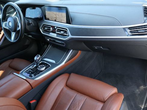 Used 2022 BMW X7 M50i AWD/4WD image 32