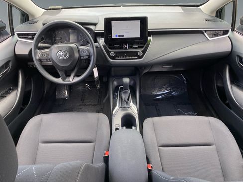 Used 2025 Toyota Corolla LE FWD image 10