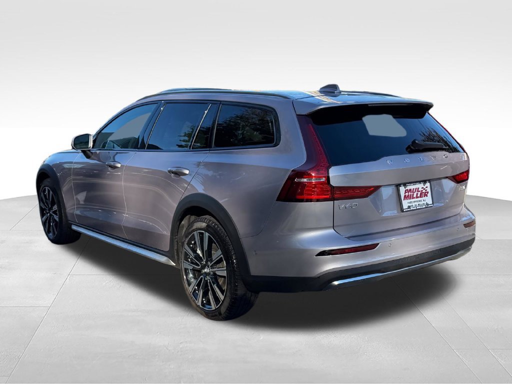 Used 2026 Volvo V60 B5 Cross Country Ultra w/ Climate Package AWD/4WD image 5
