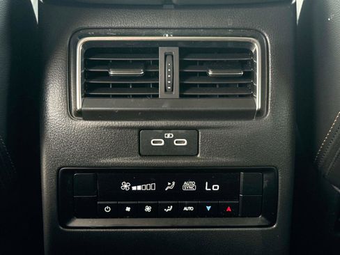 Certified 2024 MAZDA CX-90 Plug-In Hybrid w/ Preferred AWD/4WD image 18