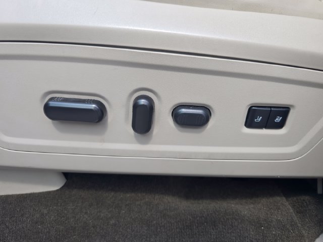 Used 2017 Lincoln Navigator Select AWD/4WD image 22