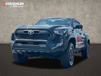 Used 2024 Toyota Tacoma TRD Off-Road w/ TRD Off Road Upgrade Package AWD/4WD video 3