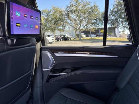 New 2026 Cadillac Escalade Platinum Sport w/ LPO, ONYX Package image 15