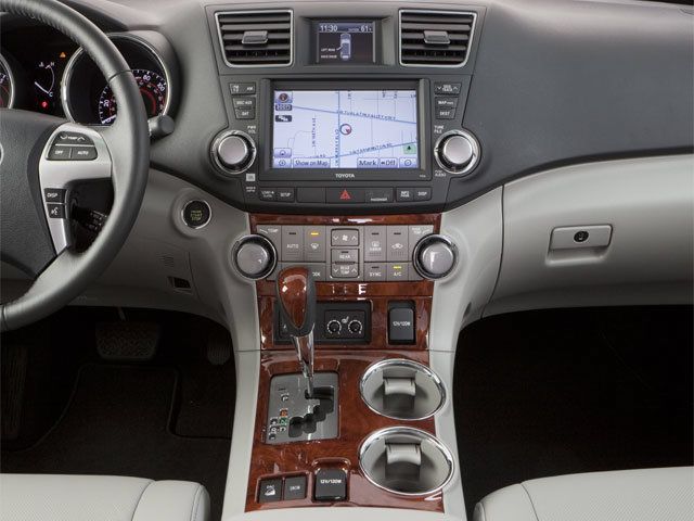 Used 2013 Toyota Highlander SE AWD/4WD image 10