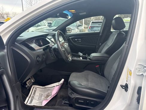 Used 2018 Ford Taurus SHO image 17