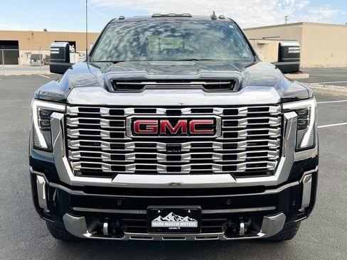 Used 2025 GMC Sierra 2500 Denali image 14