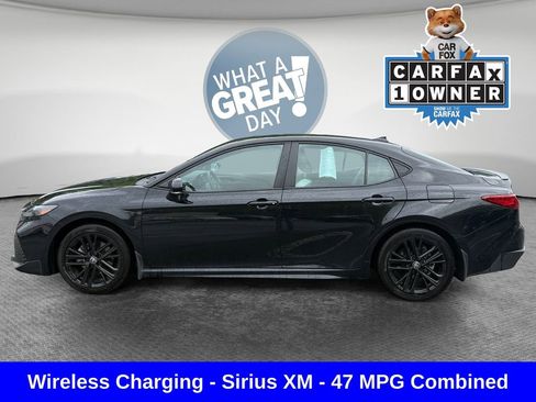Used 2025 Toyota Camry SE FWD image 7