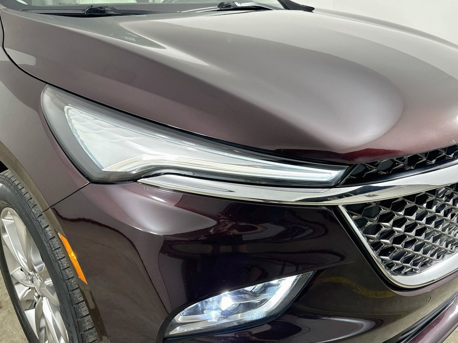 Used 2022 Buick Enclave Avenir w/ Avenir Technology Package AWD/4WD image 9