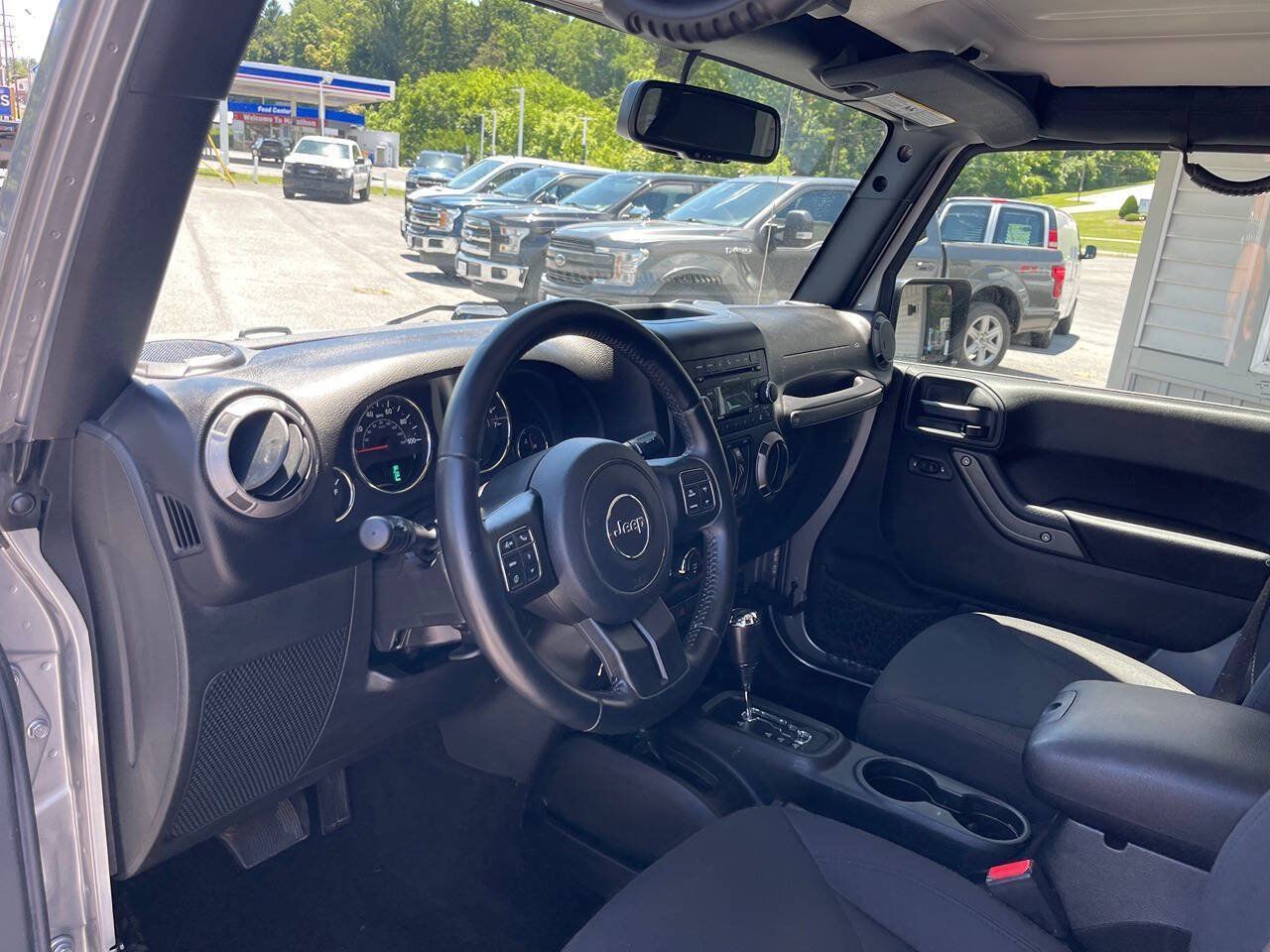 Used 2017 Jeep Wrangler Unlimited Sport AWD/4WD image 15