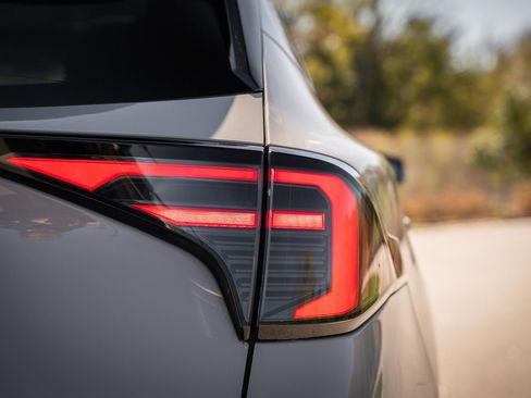 Used 2026 Kia Sportage EX w/ EX Panorama Roof Package image 16