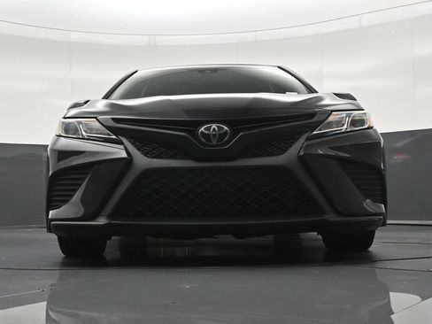 Used 2020 Toyota Camry SE FWD image 35