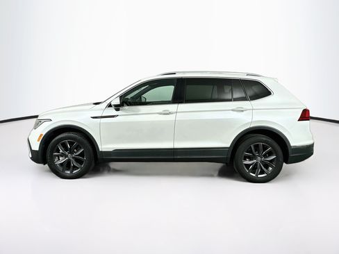 Used 2023 Volkswagen Tiguan SE FWD image 4