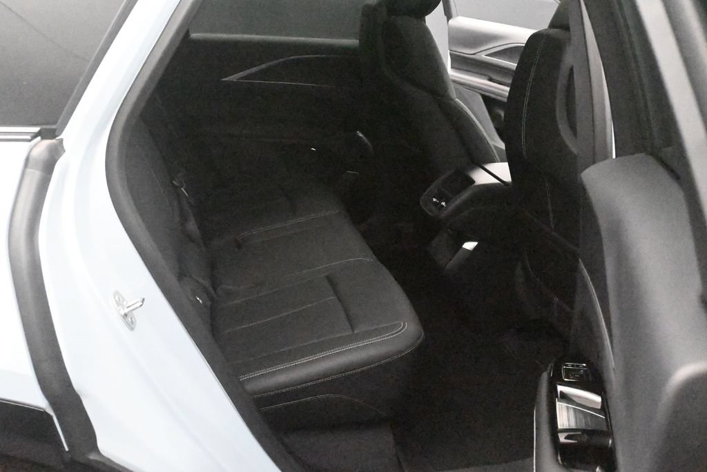 Used 2025 Cadillac Lyriq Sport AWD/4WD image 12
