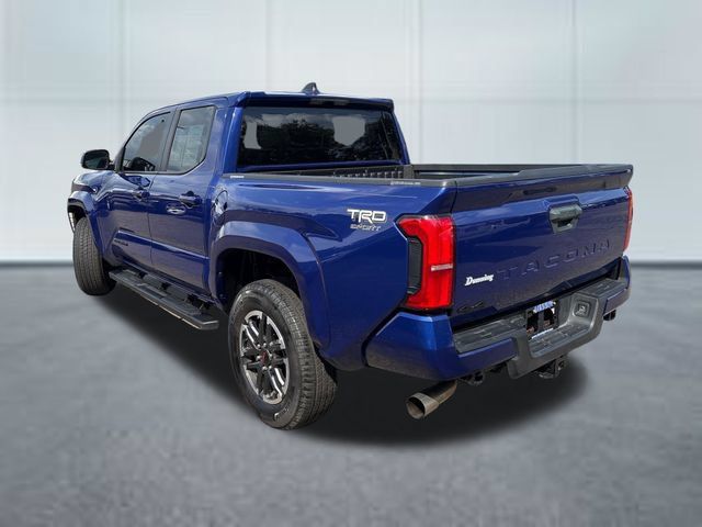 Used 2025 Toyota Tacoma TRD Sport AWD/4WD image 2