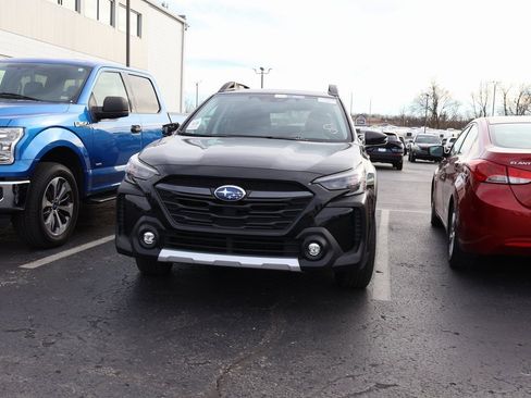 Used 2023 Subaru Outback Limited image 2