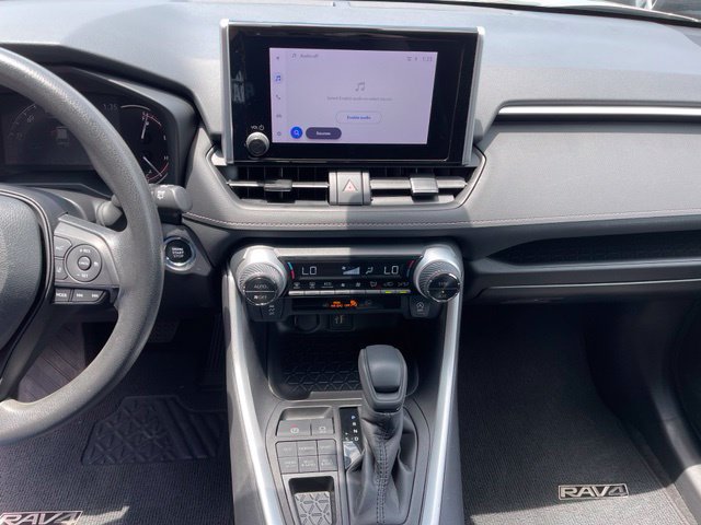 Used 2024 Toyota RAV4 XLE AWD/4WD image 6