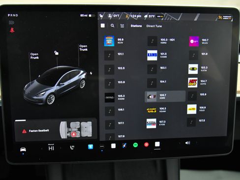 Used 2021 Tesla Model 3 Standard Range Plus image 19